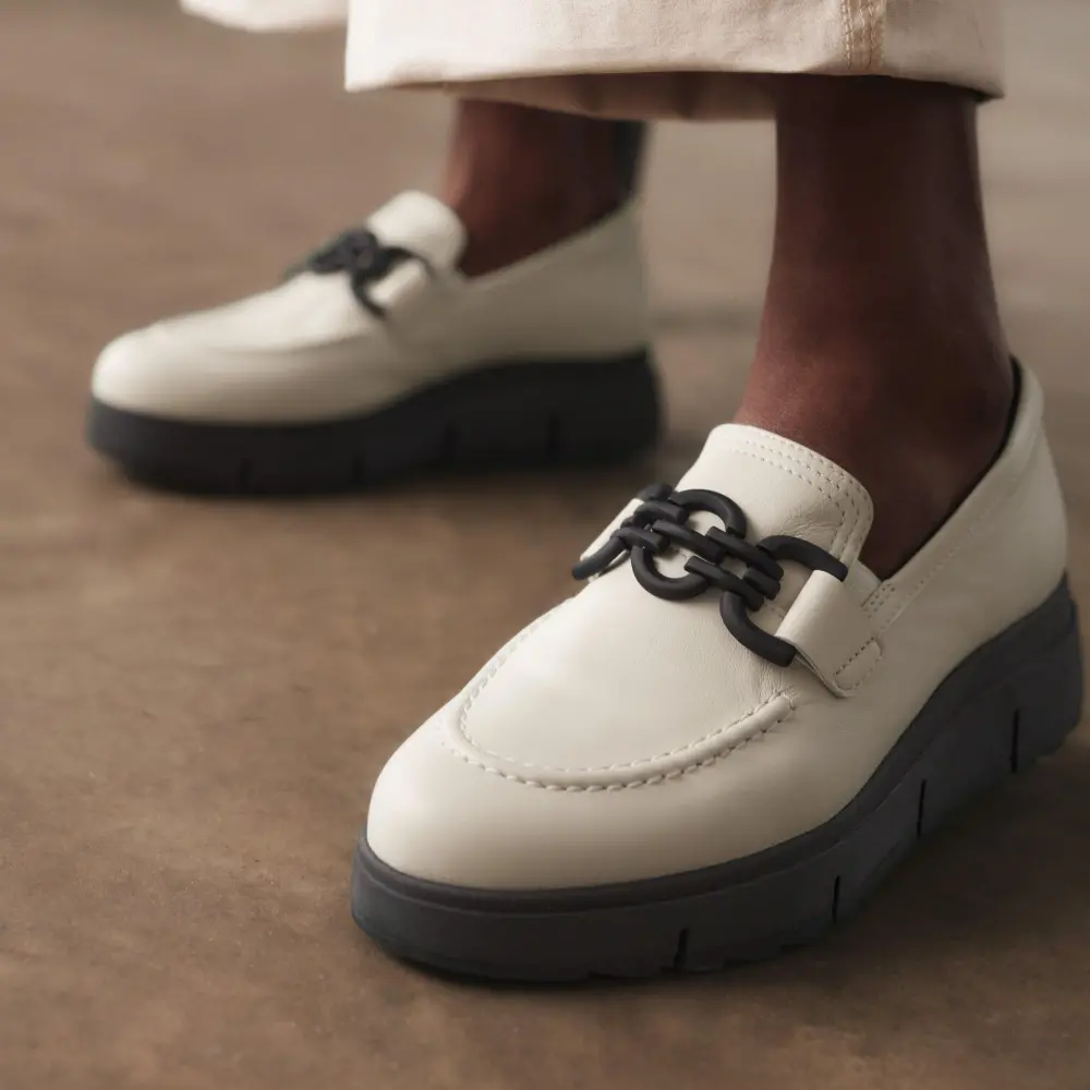 Women’s Loriini Izzy Cream Leather Loafers online